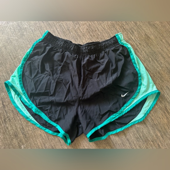 NIKE Running shorts, Women’s Medium - Picture 1 of 2
